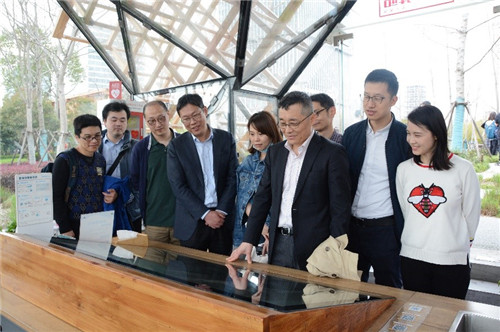 上实金服党委组织开展追寻革命足迹活动2.jpg